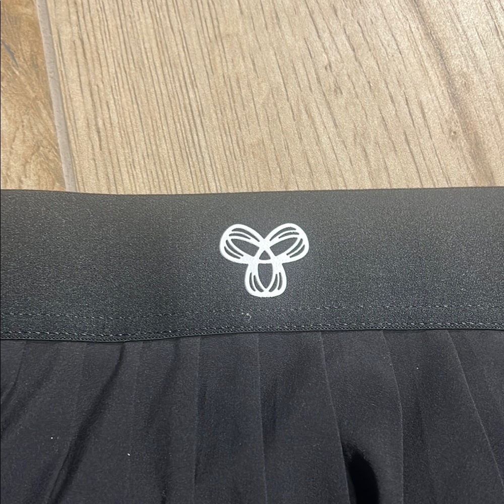 Aritzia Mini Skort in Classic‎ Black - Picture 5 of 5